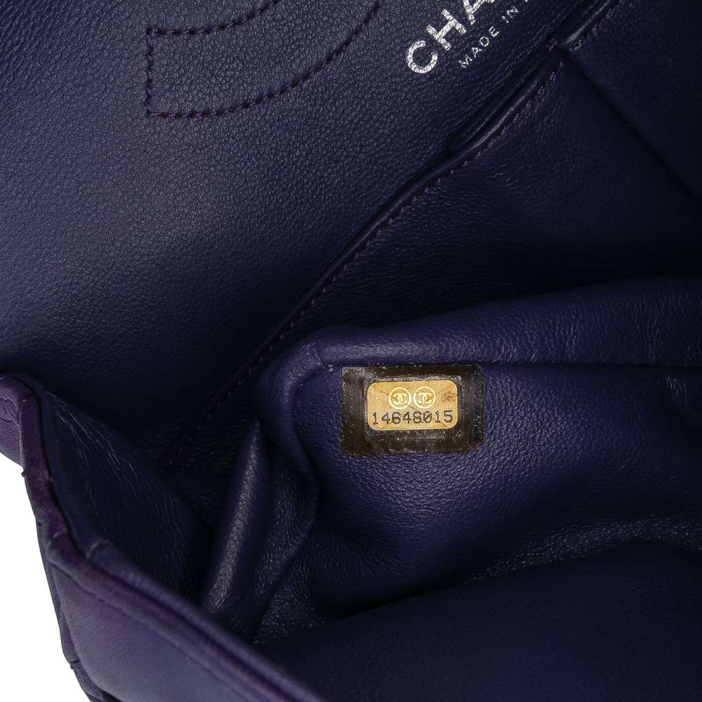 Chanel Quilted Lambskin Reissue 2.55 Double Flap 225 - Detail 2