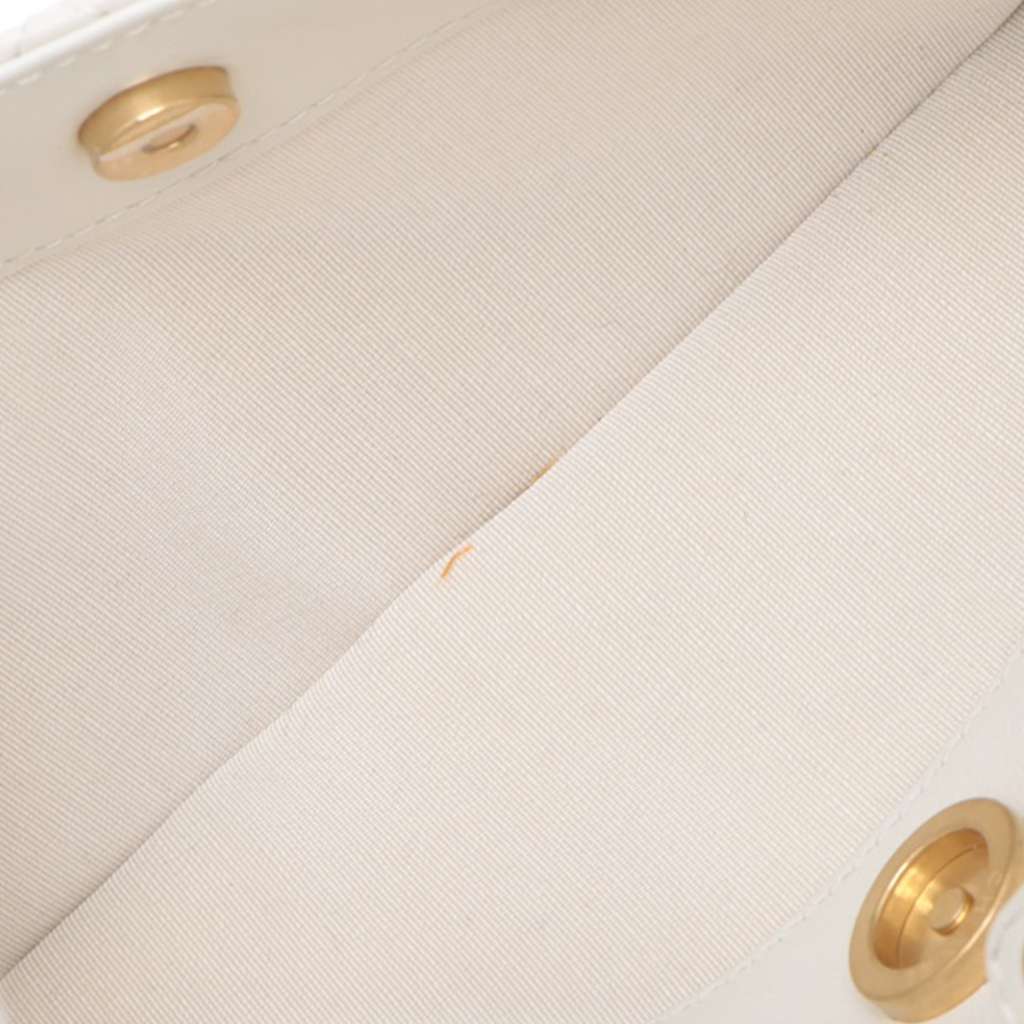 Chanel Quilted Calfskin Close To Me Hobo - 4