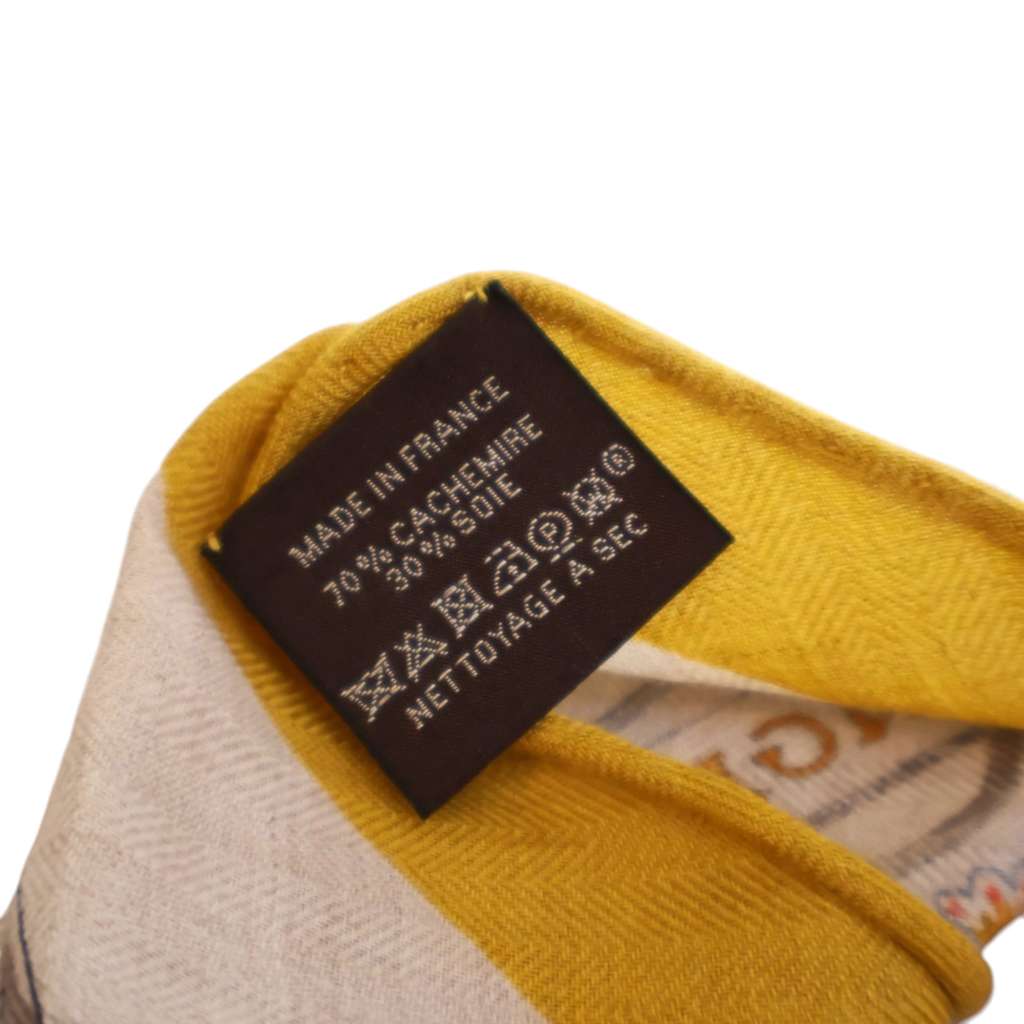 Hermès Jungle Love Cashmere Silk Triangle Scarf - Detail 2
