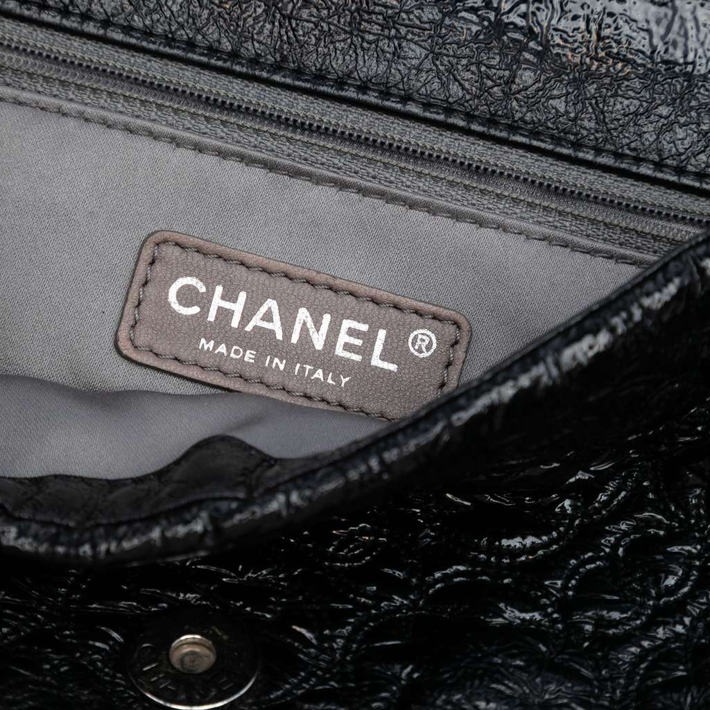 Chanel Vinyl Rock In Moscow Single Flap - Side view