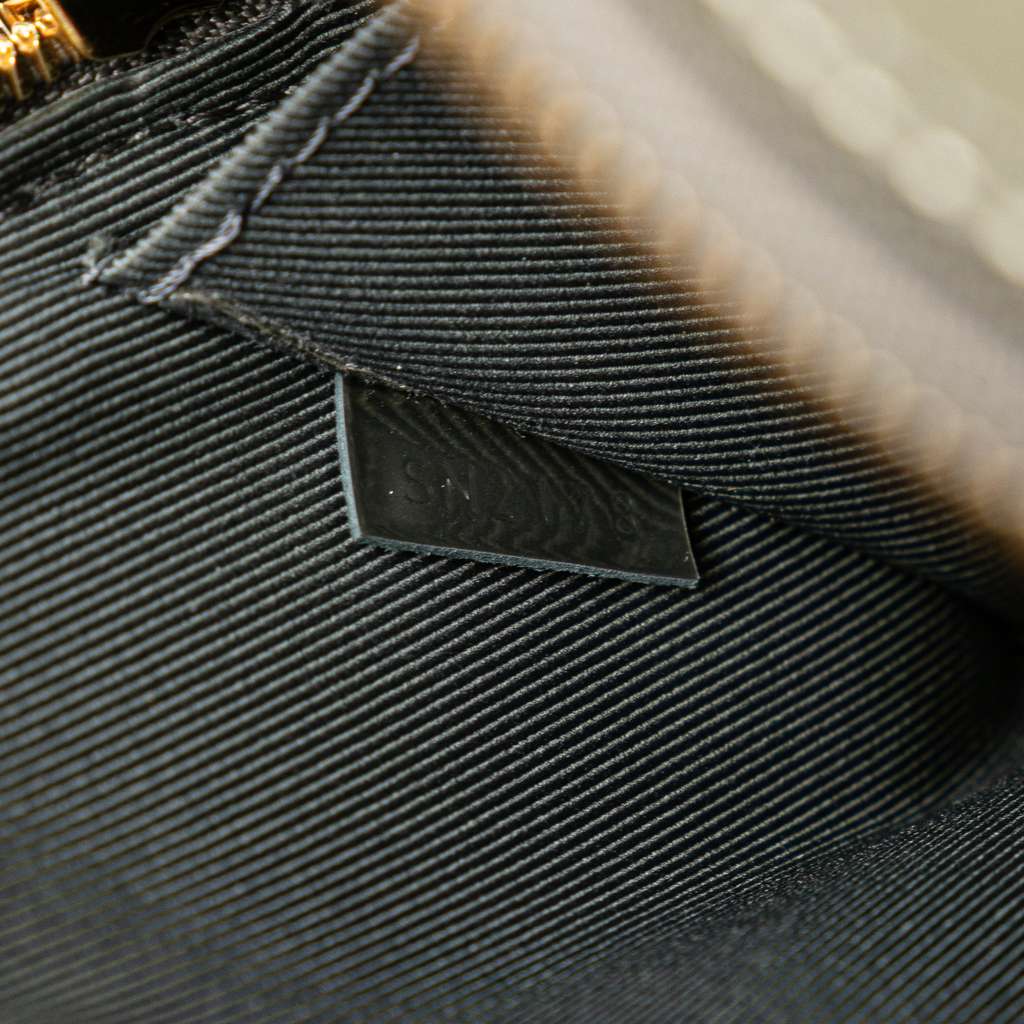 Louis Vuitton Vernis Miroir Mini Alma - Detail 1