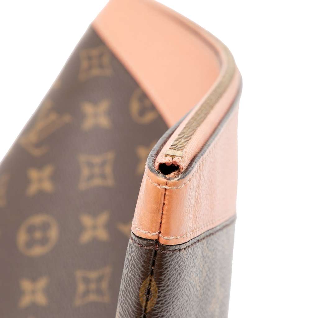 Louis Vuitton Monogram Daily Pouch - Image 10