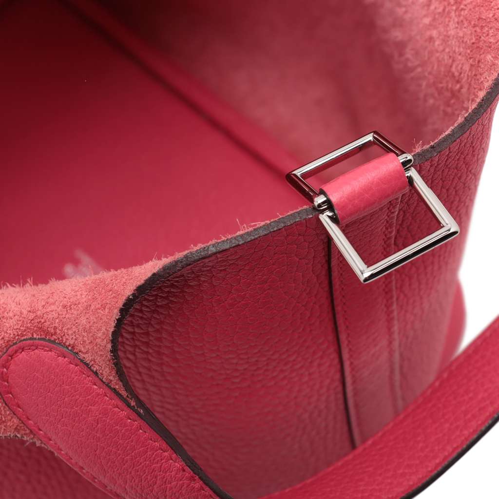 Hermès Clemence Picotin Lock 18 - Side view