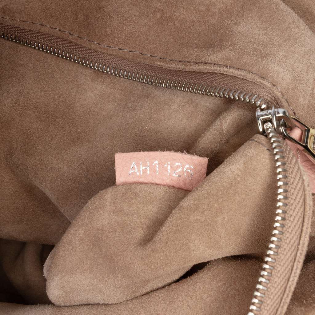 Louis Vuitton Taurillon Soft Lockit MM - Detail 1