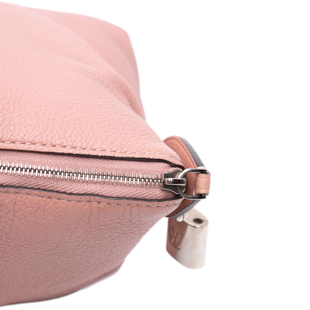 Louis Vuitton Taurillon Soft Lockit MM - Image 12