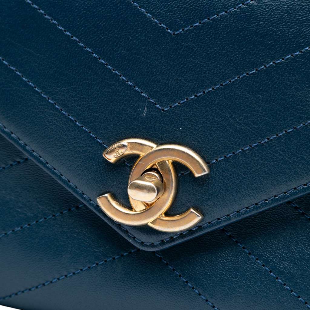 Chanel Small Chevron Lambskin Stitched Envelope Flap - Side view