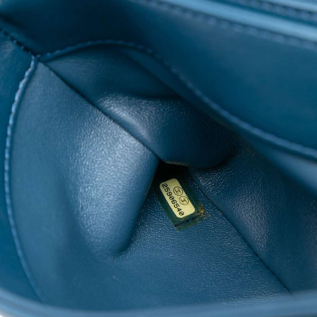 Chanel Small Chevron Lambskin Stitched Envelope Flap - Detail 1