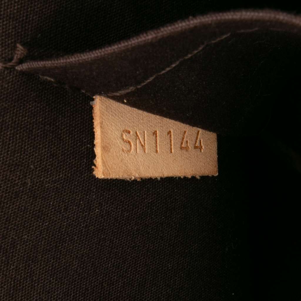 Louis Vuitton Monogram Vernis Alma MM - Detail 1