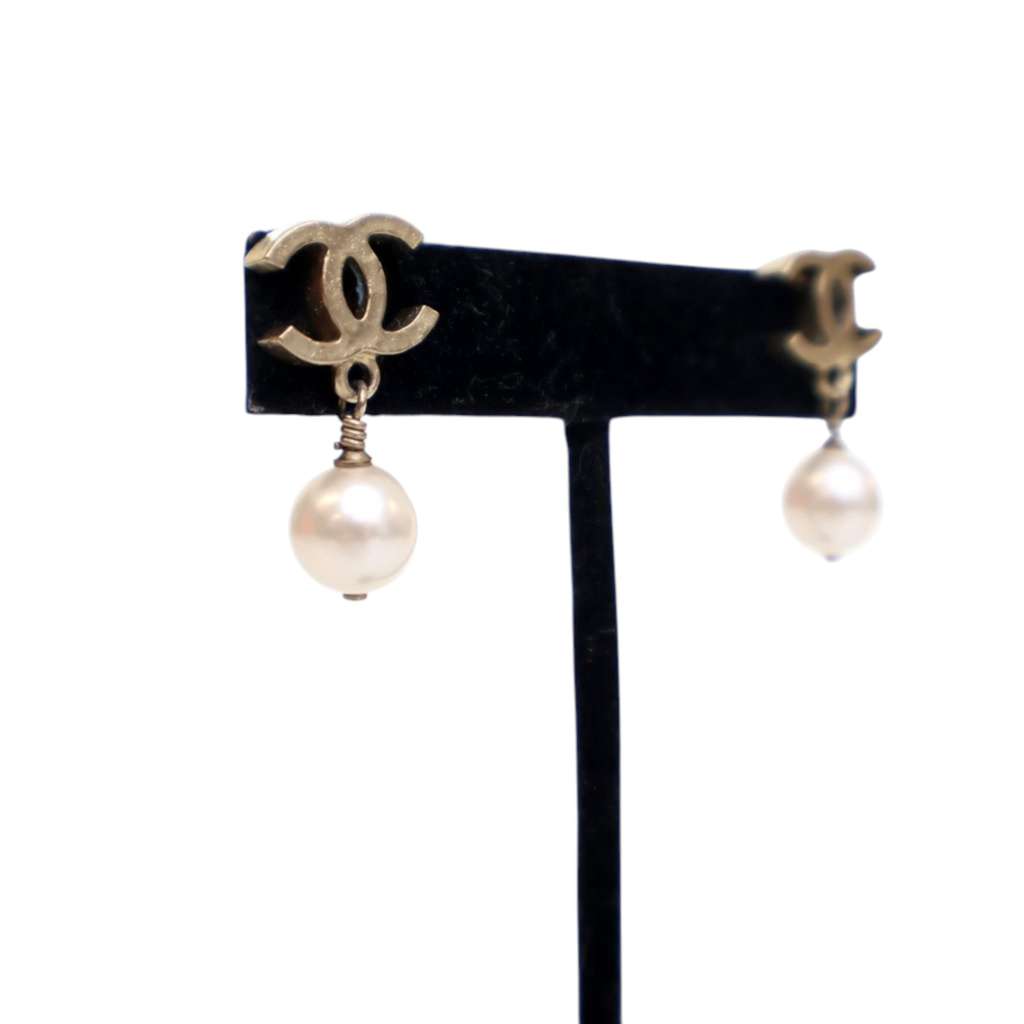 Chanel Gold Plated CC Faux Pearl Drop Push Back Earrings - 4