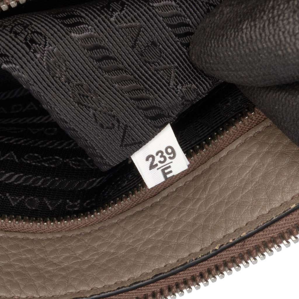 Prada Vitello Daino Crossbody - Detail 1