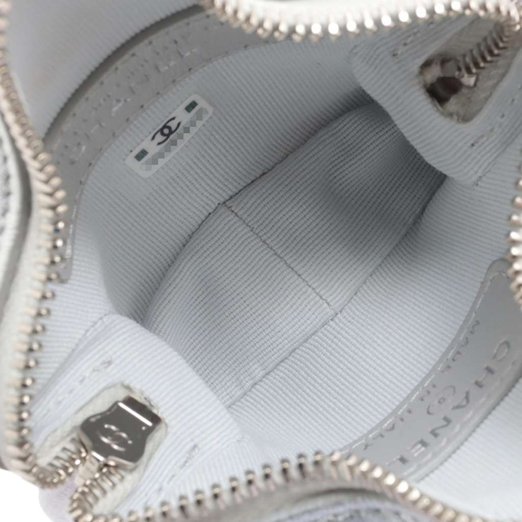 Chanel Metallic Lambskin Walk Of Fame Star Clip On Coin Purse - Image 6