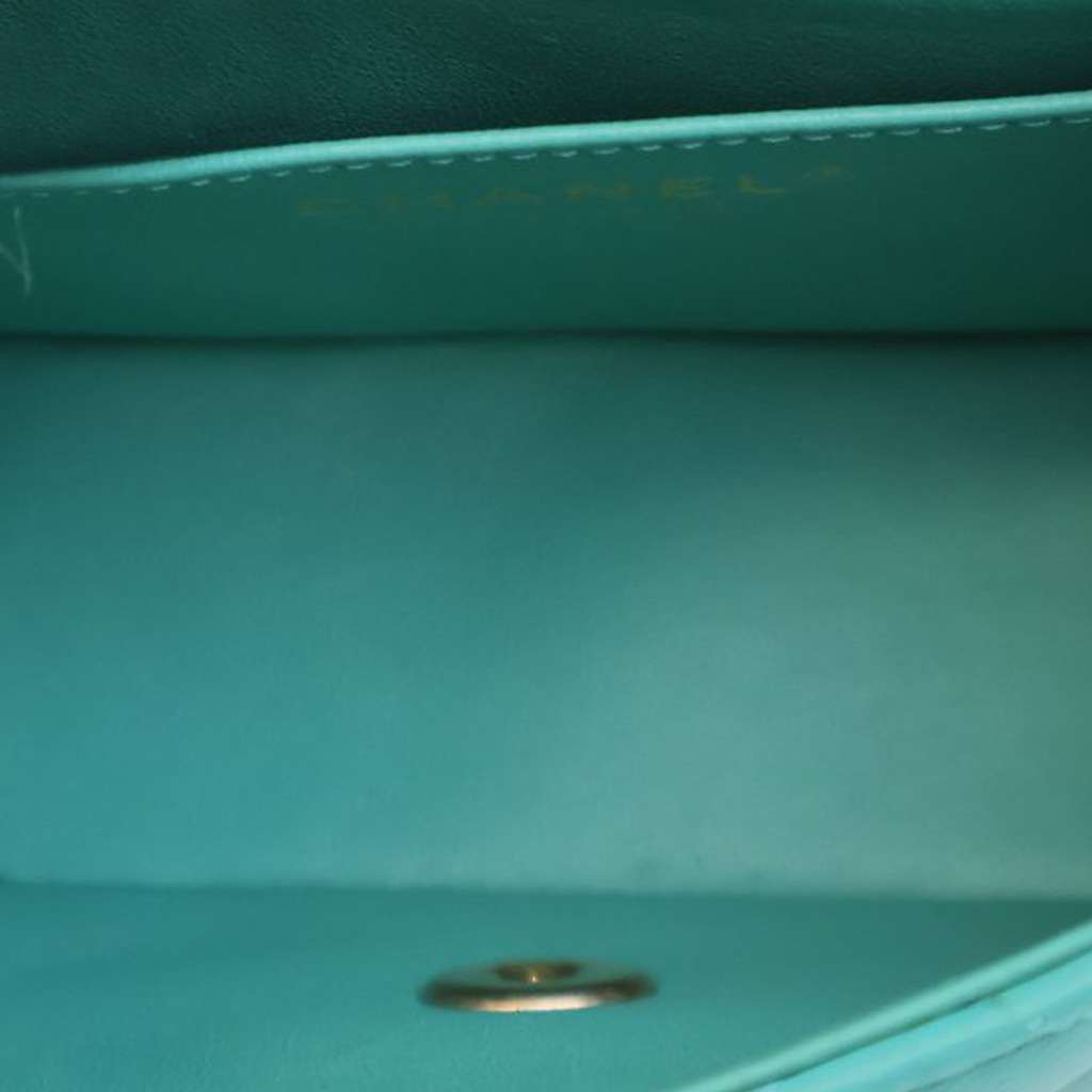 Chanel Mini Square Classic Lambskin Single Flap - Detail 1