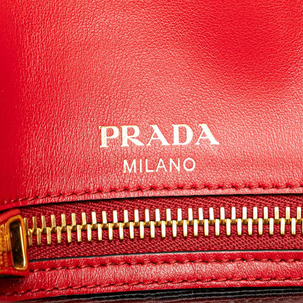 Prada Saffiano Pattina Chain Crossbody - Detail 1