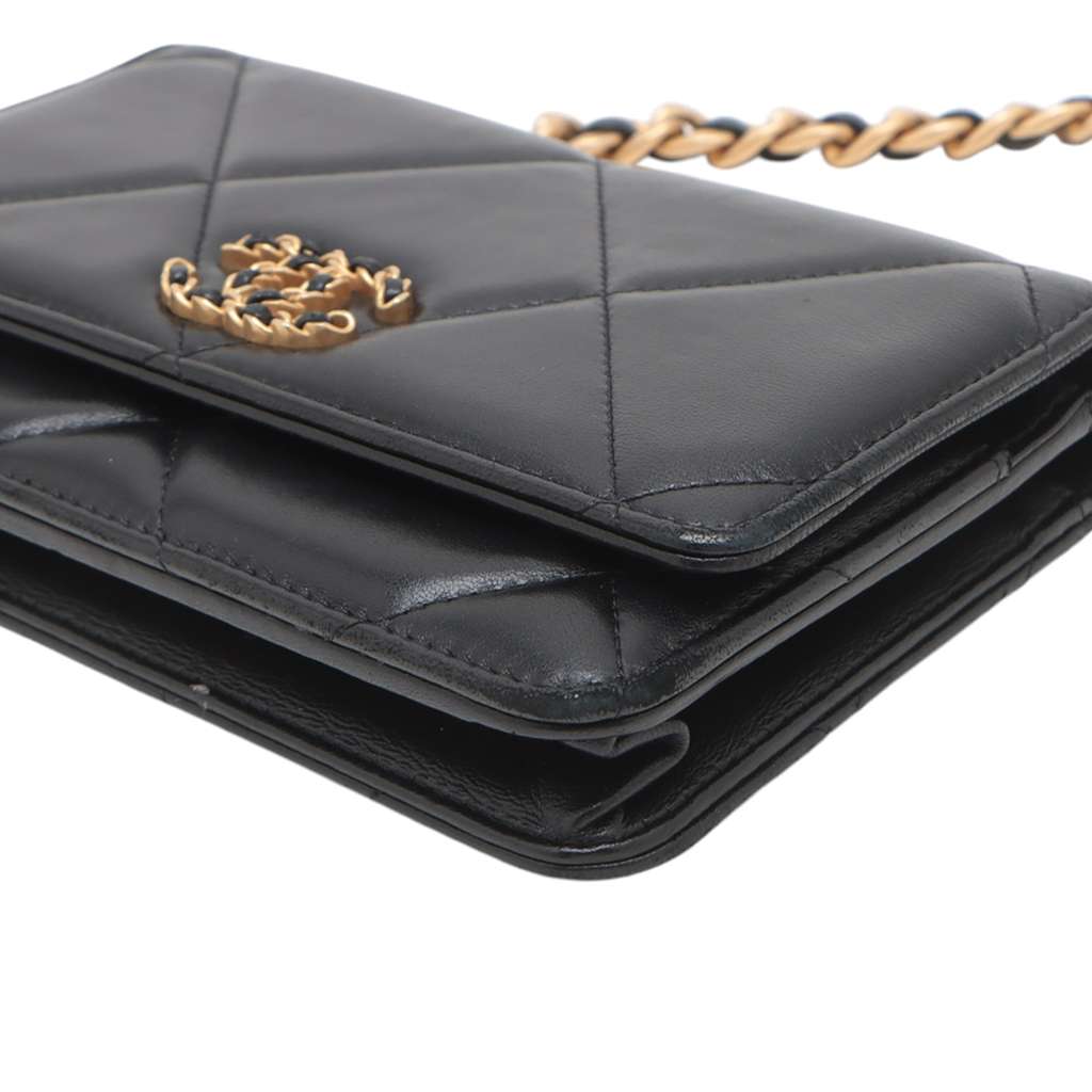 Chanel Quilted Lambskin 19 Wallet on Chain - Image 10