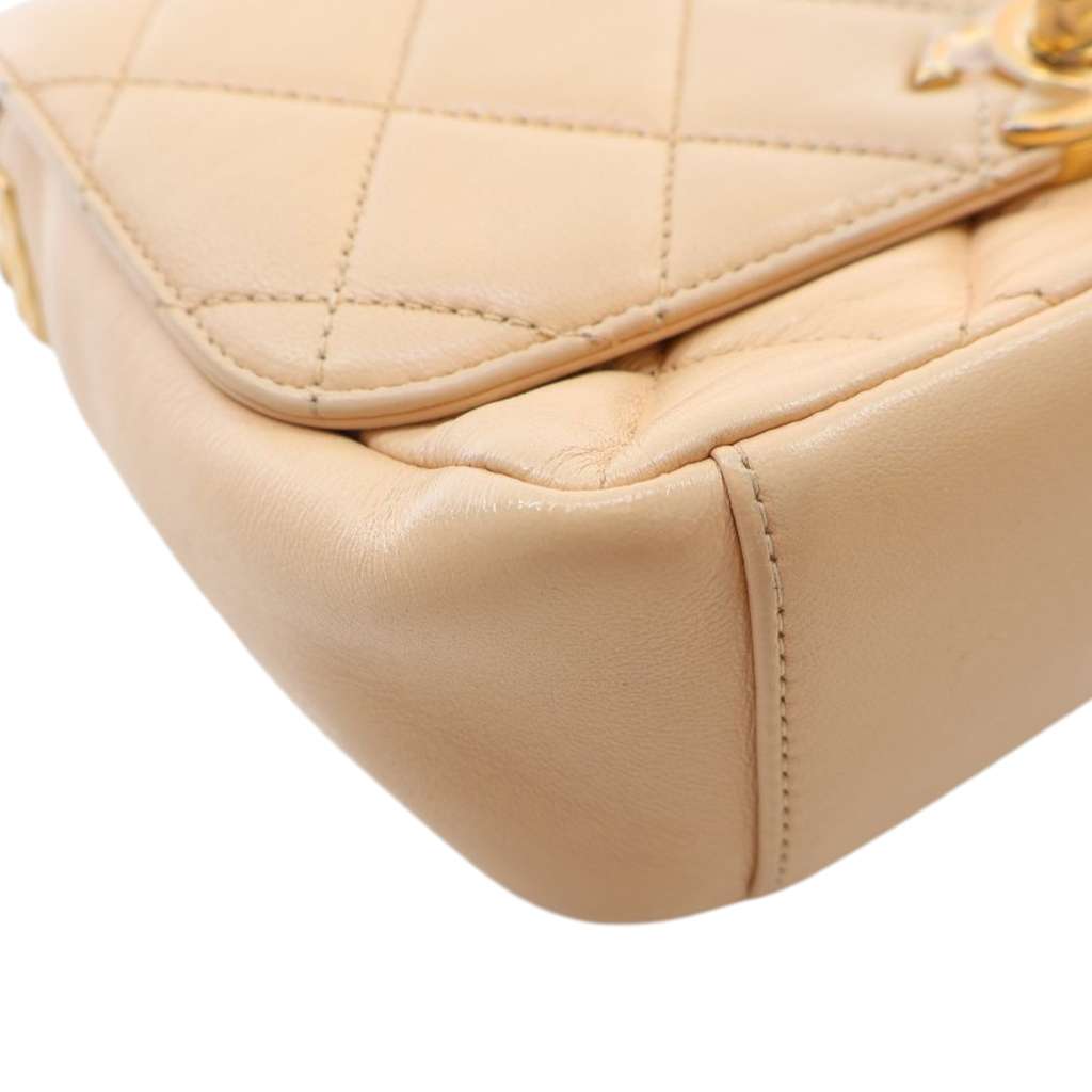 Chanel Medium Quilted Lambskin CC Coin Flap - Detail 2