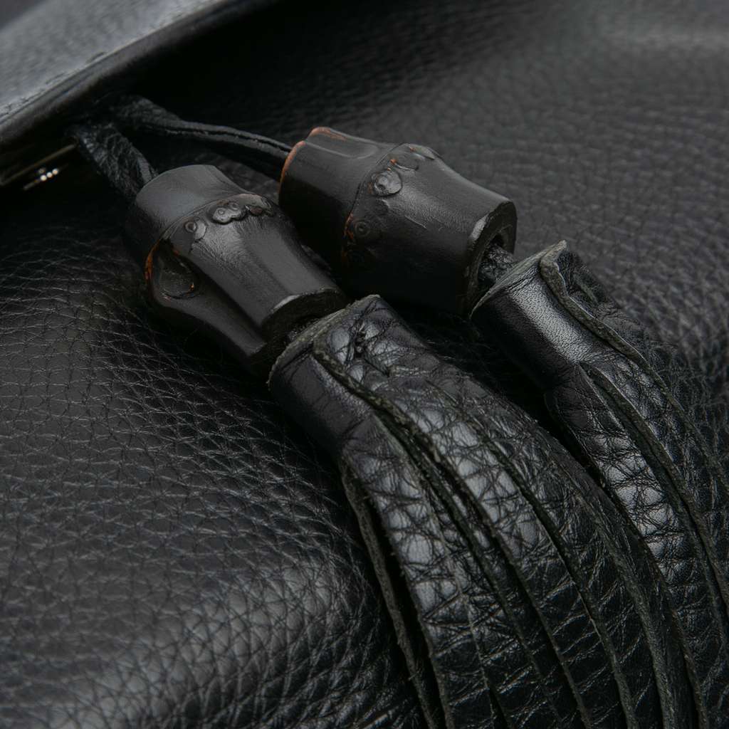 Gucci Medium Leather Bamboo Daily Crossbody - Detail 2