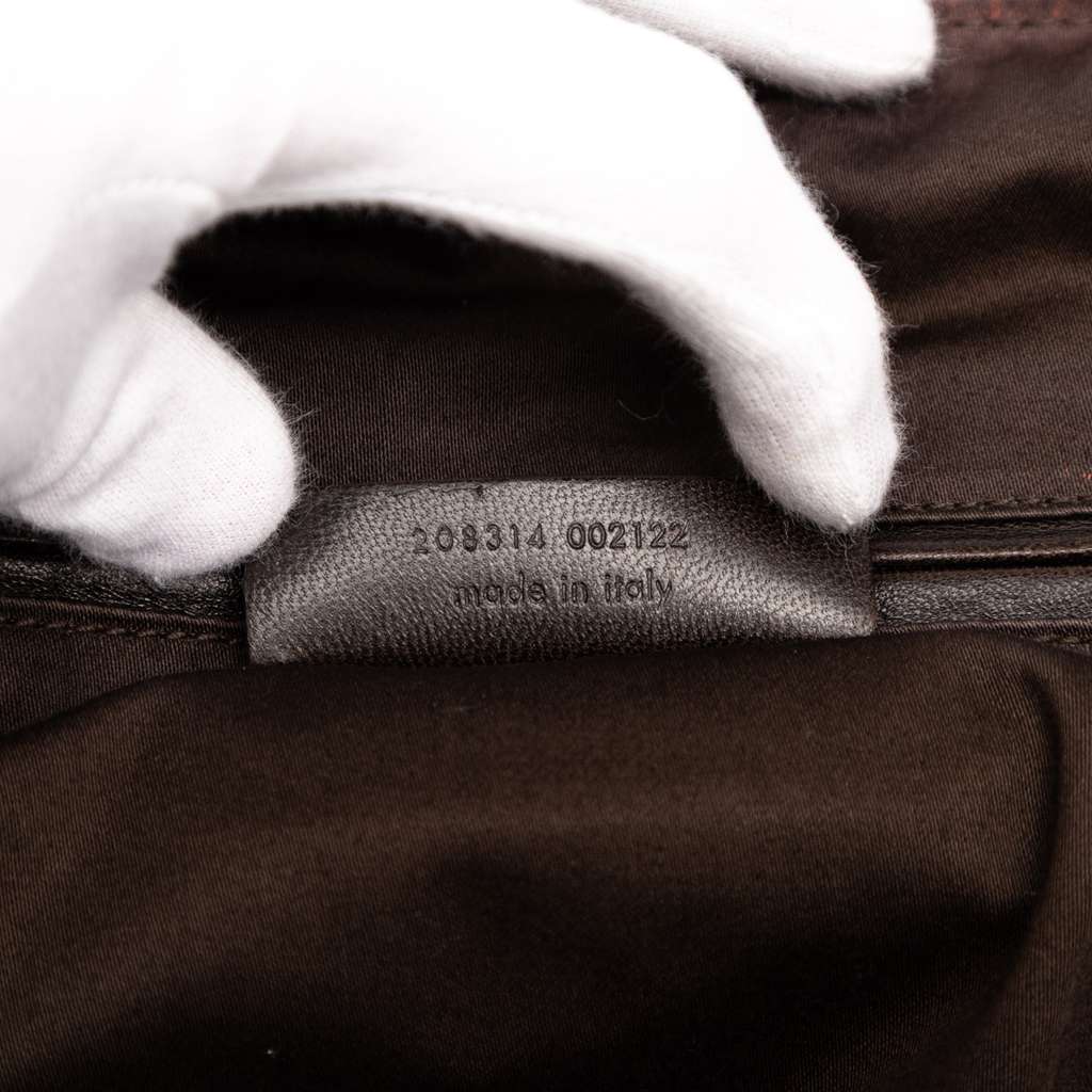 Saint Laurent Medium Textured Patent Easy Y Tote - Detail 1