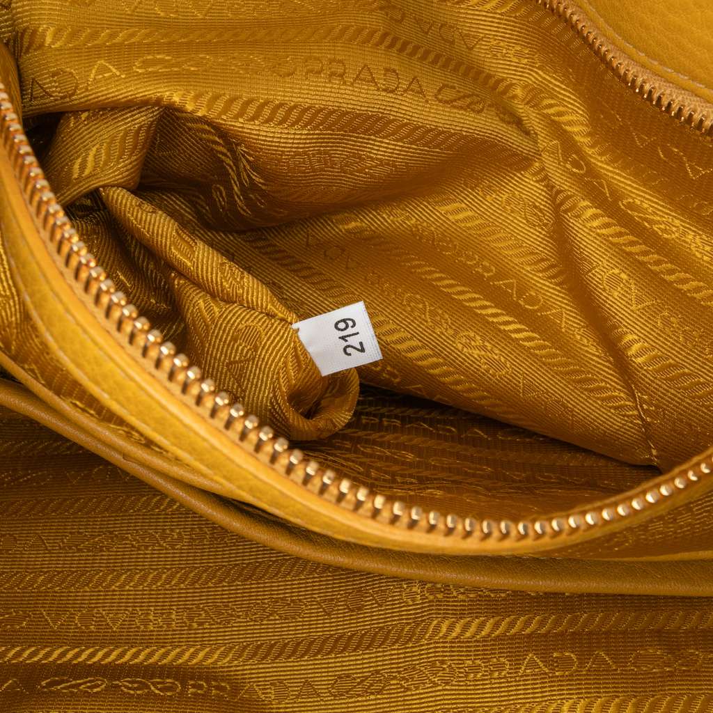 Prada Vitello Daino Side Zip Open Convertible Tote - Detail 1