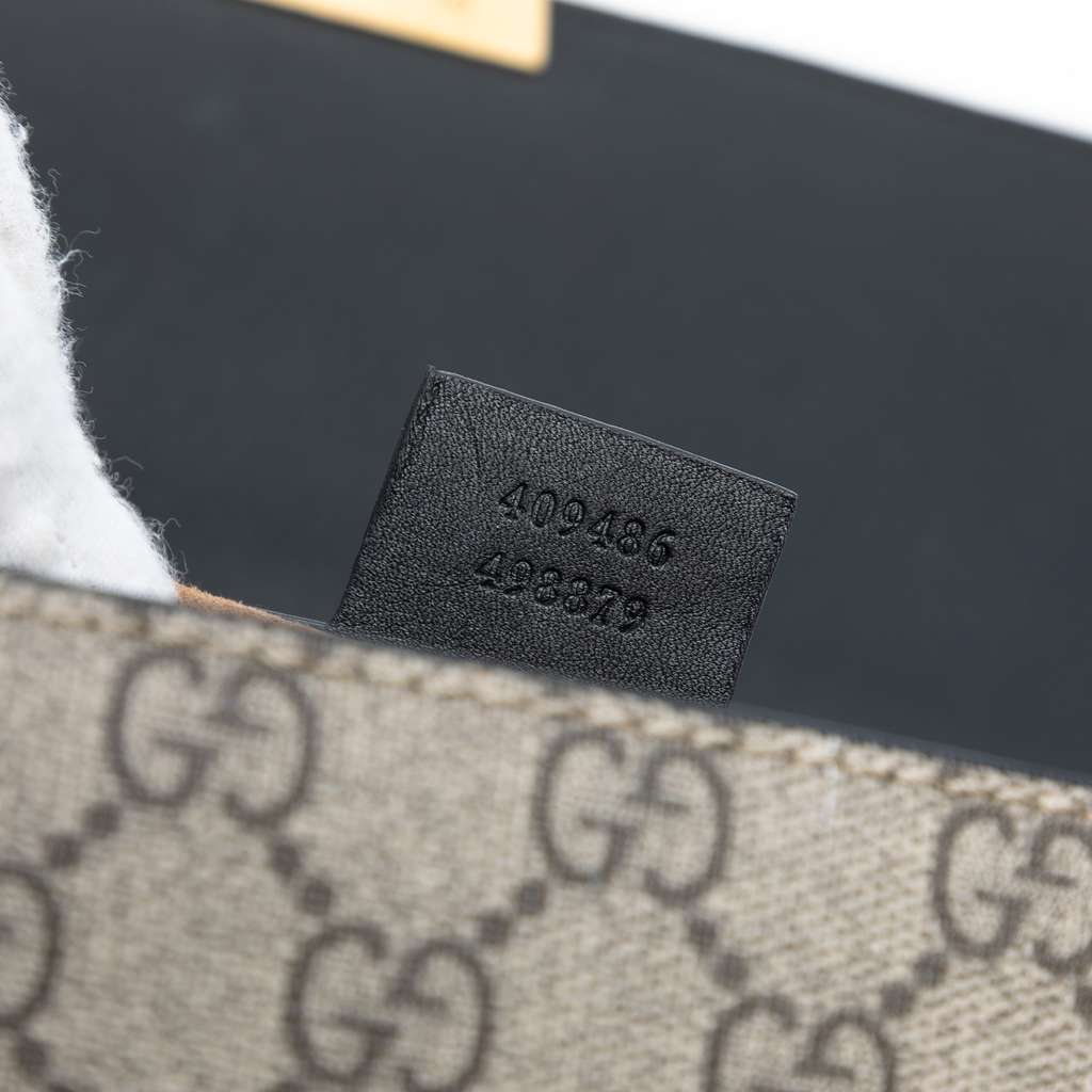 Gucci Medium GG Supreme Padlock Shoulder Bag - Detail 1