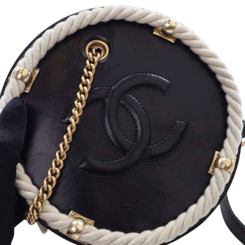 Chanel Crumpled Calfskin En Vogue Round Bag - Detail 2