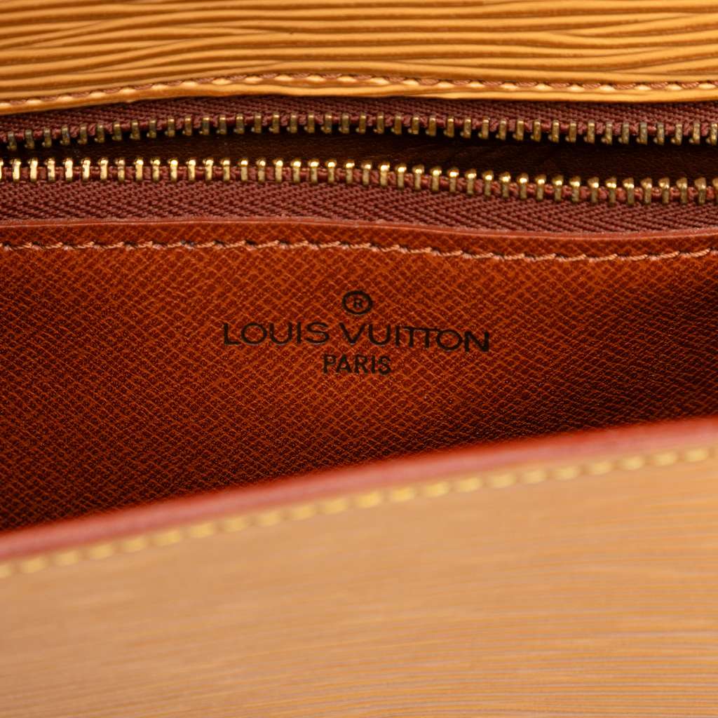 Louis Vuitton Epi Saint Cloud GM - Side view