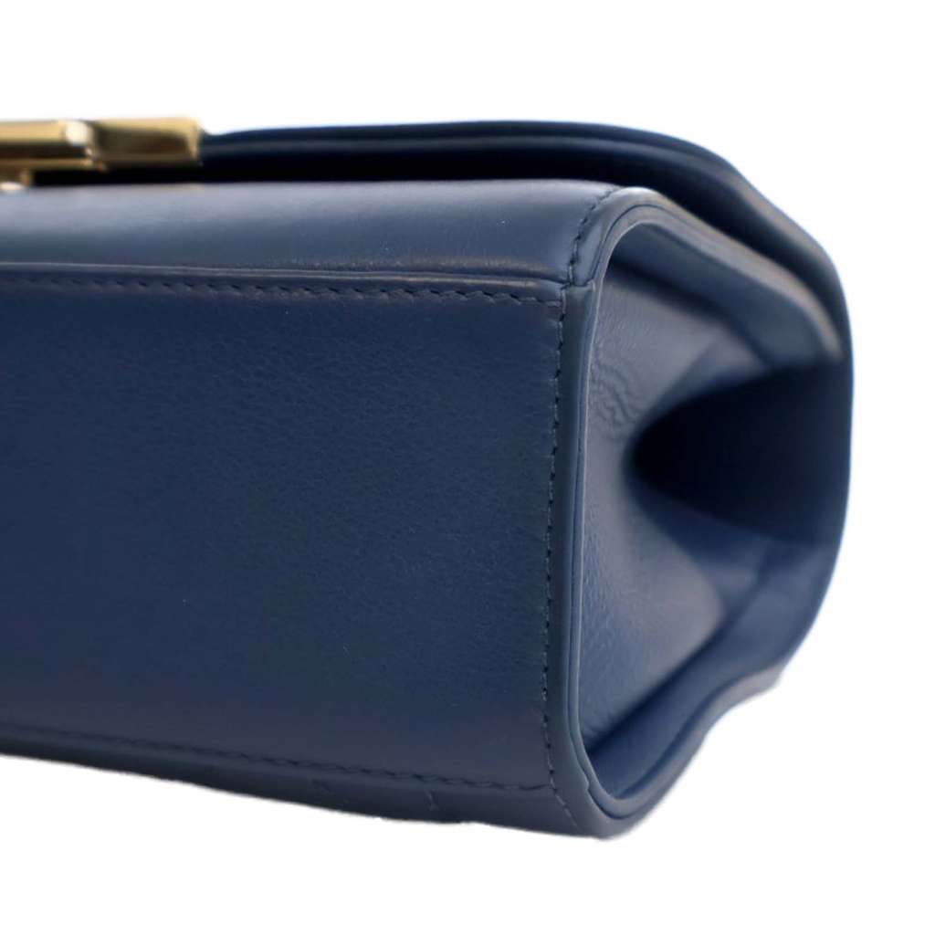 Chanel Small Quilted Grained Calfskin Label Click Flap - Image 16