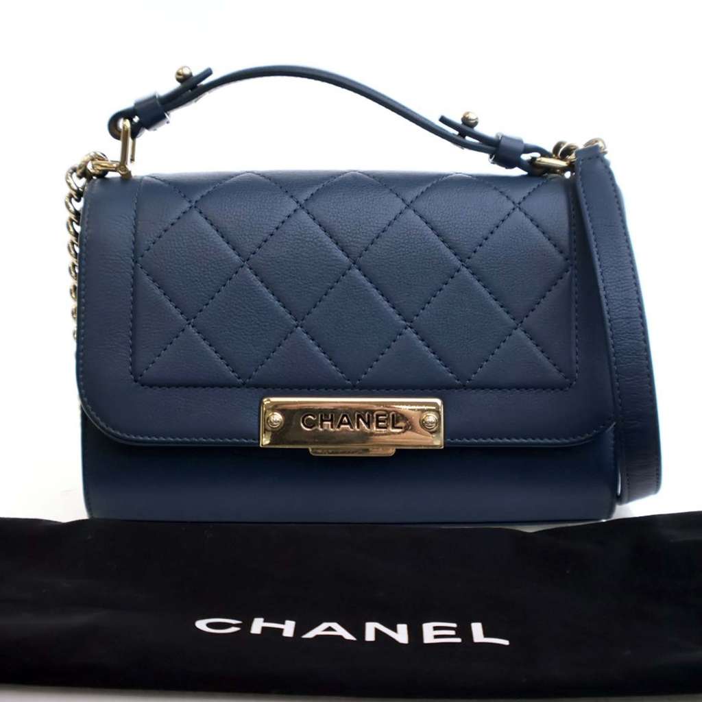 Chanel Small Quilted Grained Calfskin Label Click Flap - Image 17