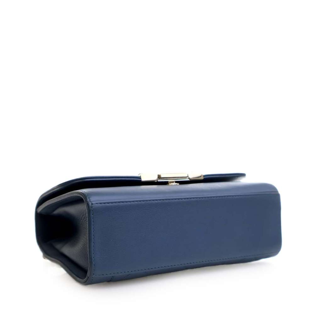 Chanel Small Quilted Grained Calfskin Label Click Flap - Detail 1