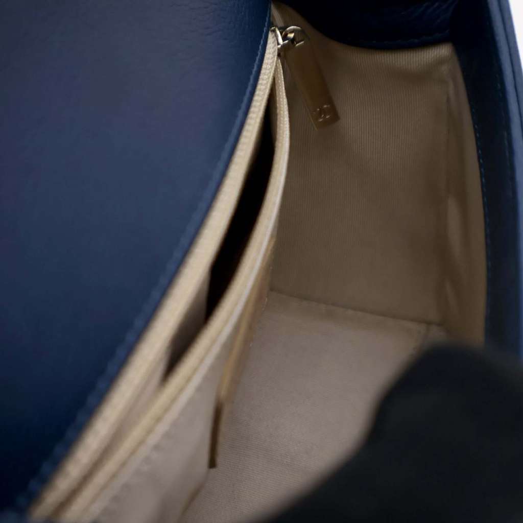 Chanel Small Quilted Grained Calfskin Label Click Flap - Image 12