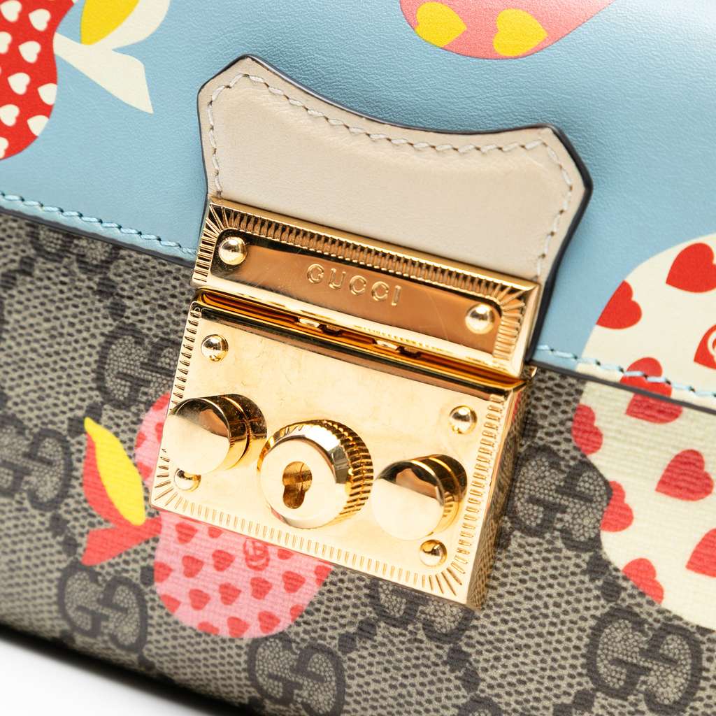 Gucci Mini GG Supreme Monogram Les Pommes Padlock Satchel - Detail 1