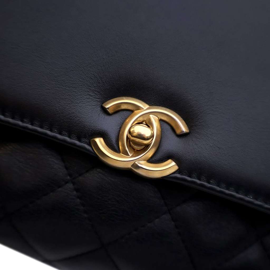 Chanel Quilted Goatskin Side Chain Compartment Flap - Image 11