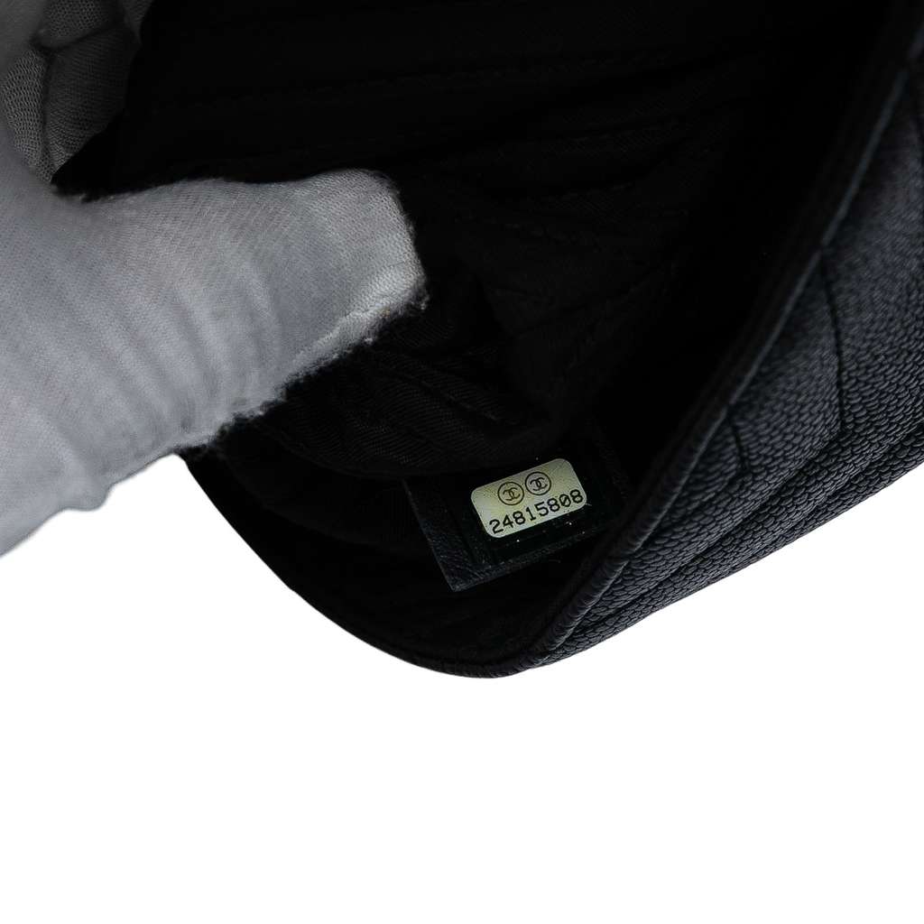 Chanel Medium Chevron Caviar Envelope Clutch - Detail 1
