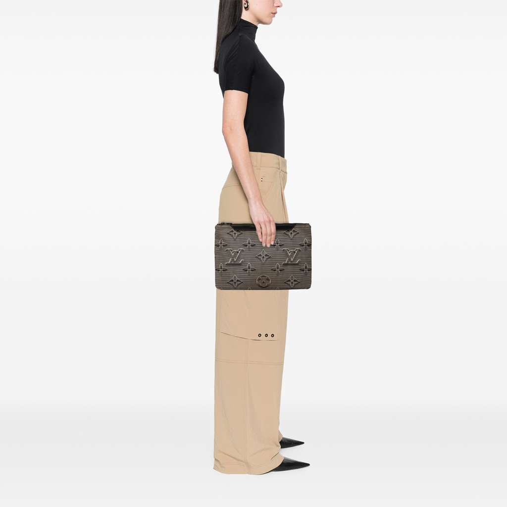 Louis Vuitton Monogram 3D 2054 Reversible Pouch - Detail 1