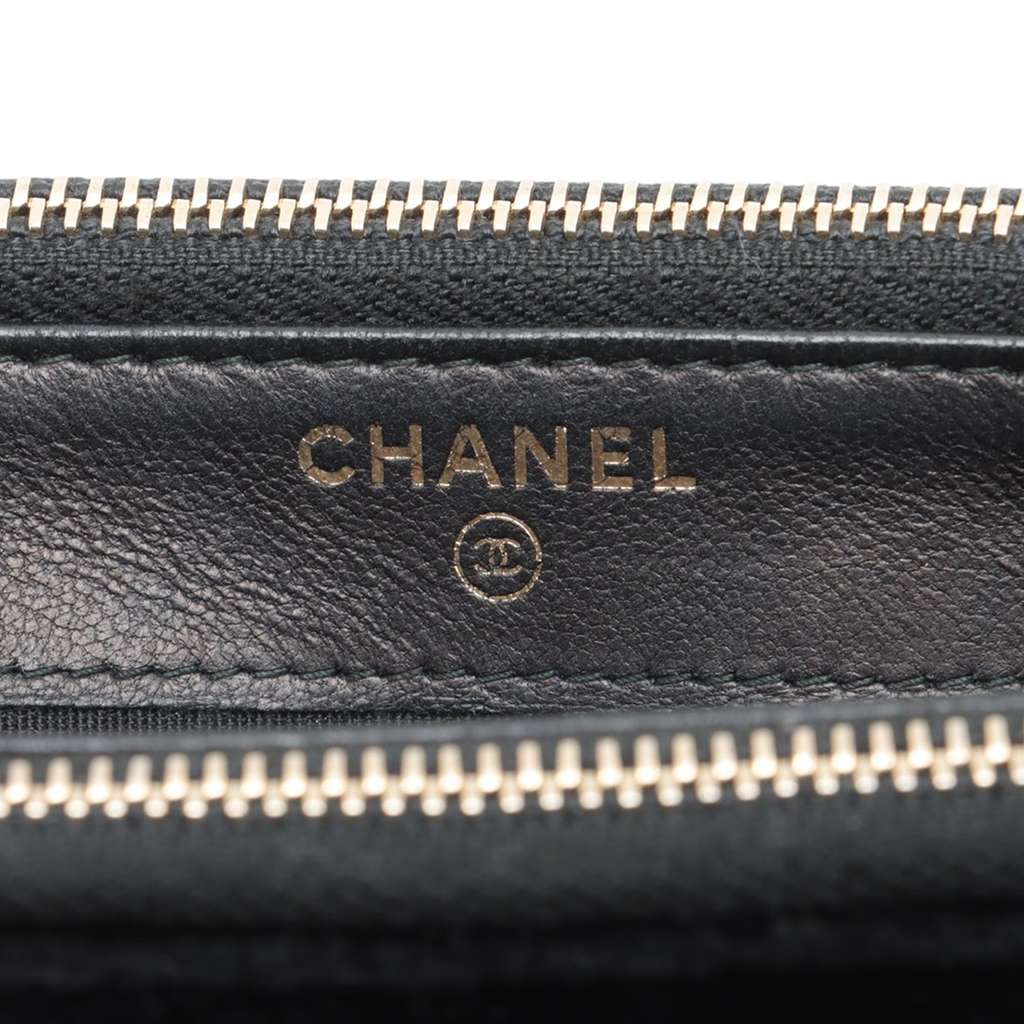 Chanel Velour Pearl Embellished Double Zip Clutch with Chain - Detail 1