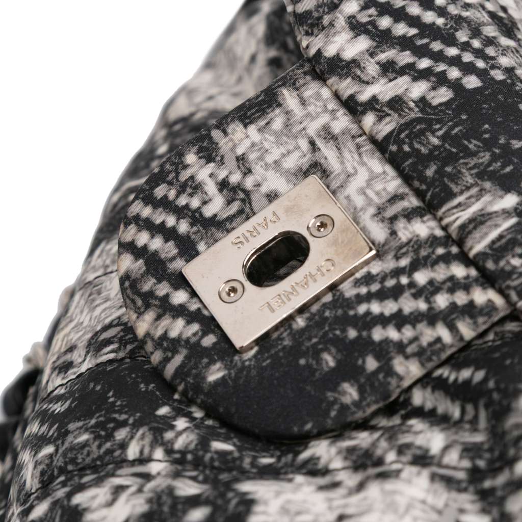 Chanel CC Tweed Print Nylon Single Flap - Detail 2