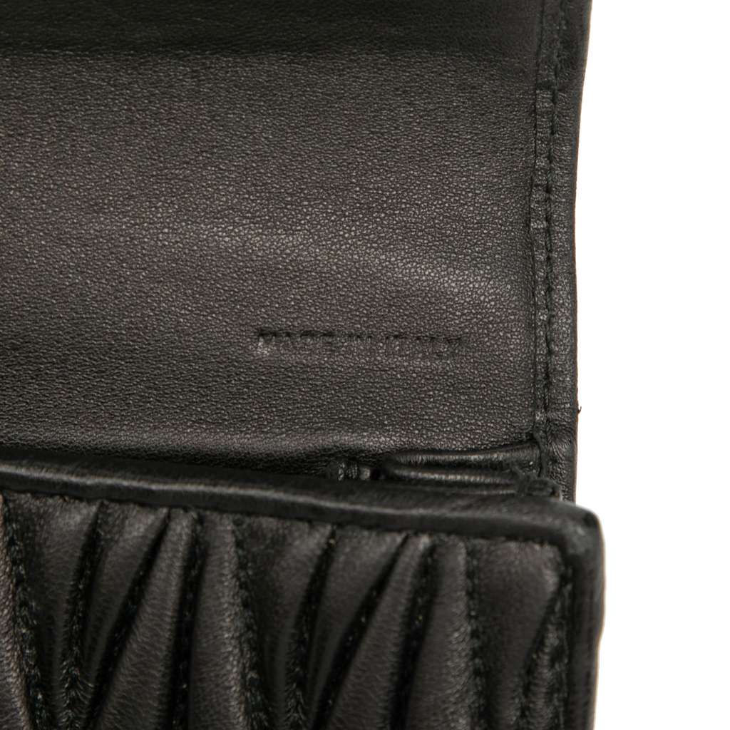 Miu Miu Matelasse Nappa Leather Clutch - Detail 1