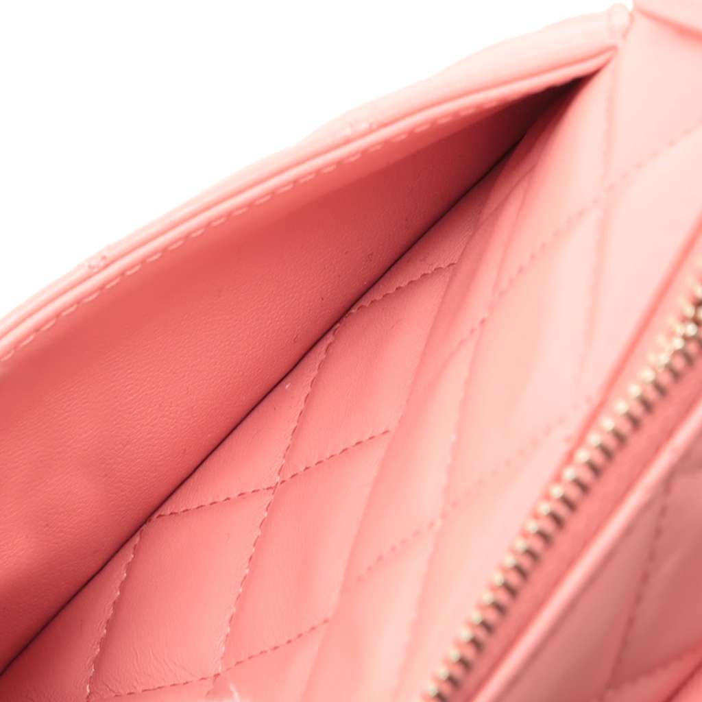 Chanel Small Quilted Lambskin Clutch with Chain Shoulder Bag - Detail 2