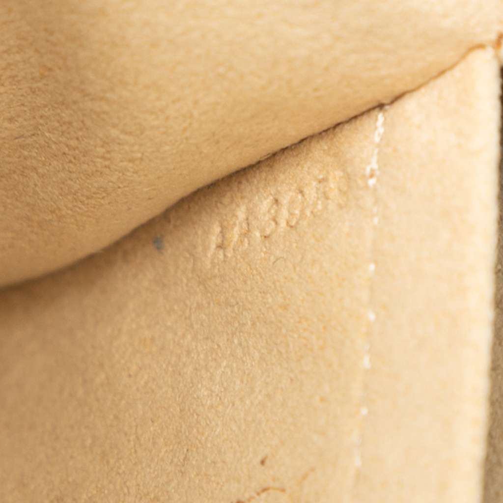 Louis Vuitton Damier Azur Pochette Milla Trunks Labels MM - Detail 1