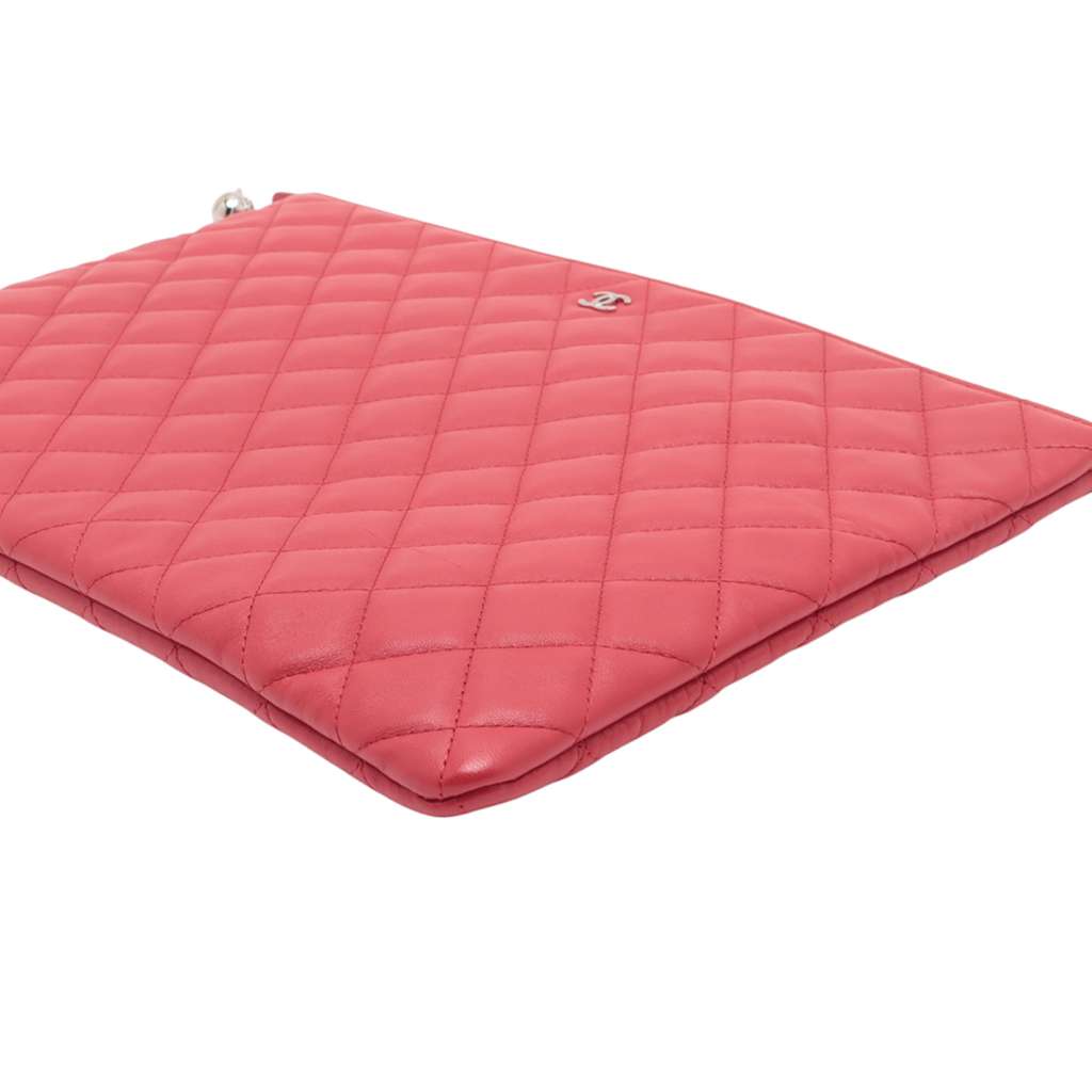 Chanel Large Quilted lambskin Cosmetic Case - Image 10