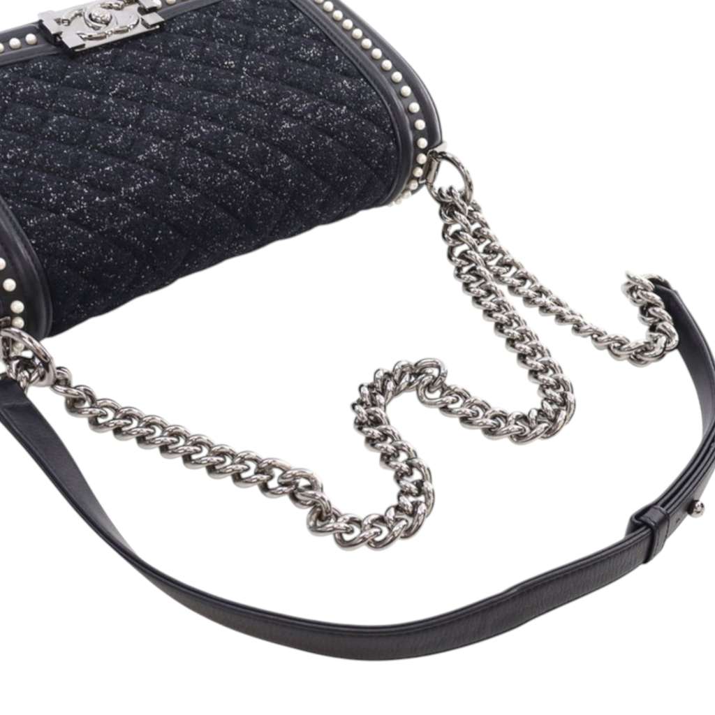 Chanel Old Medium Quilted Tweed and Calfskin Pearl Boy Flap - Image 13