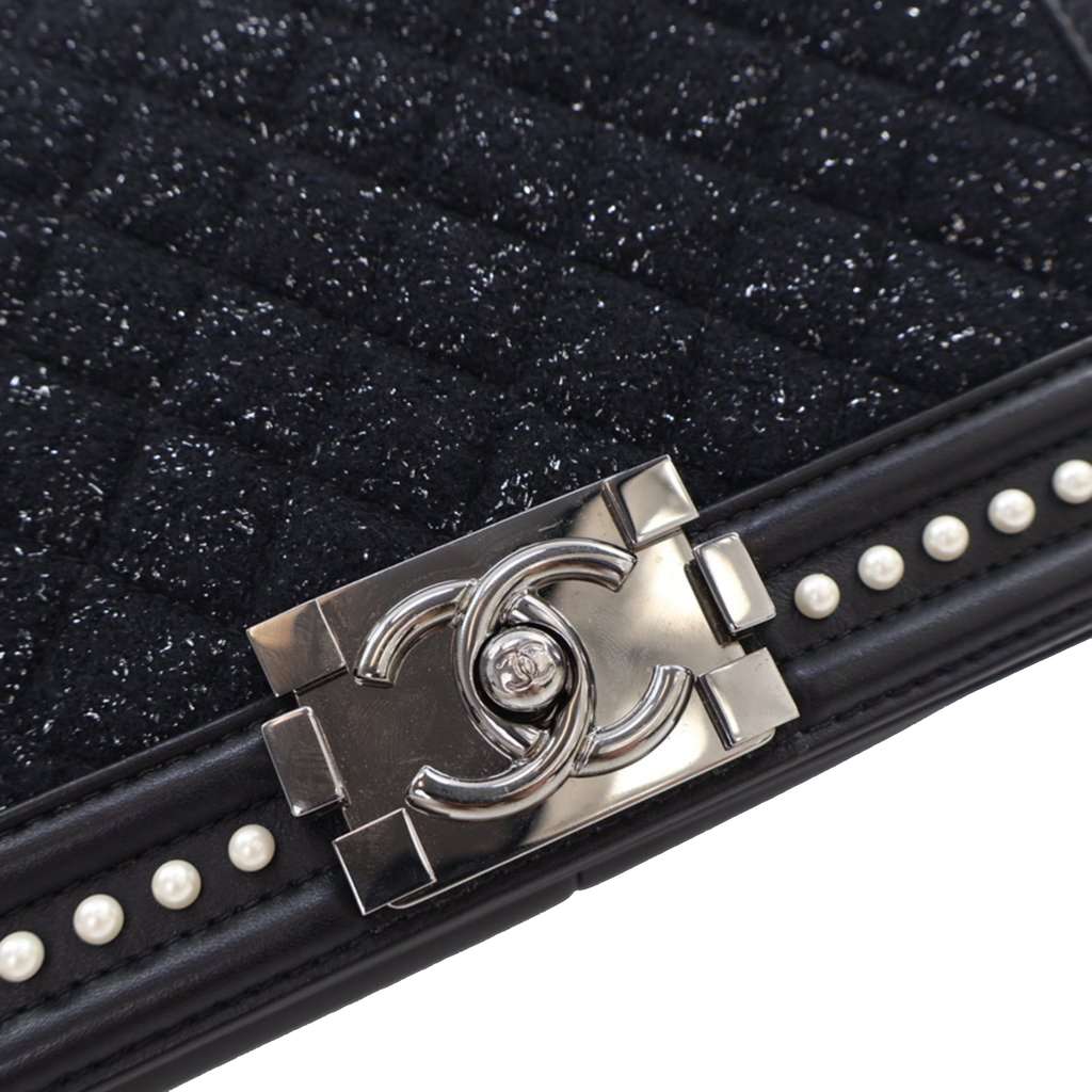 Chanel Old Medium Quilted Tweed and Calfskin Pearl Boy Flap - Image 12