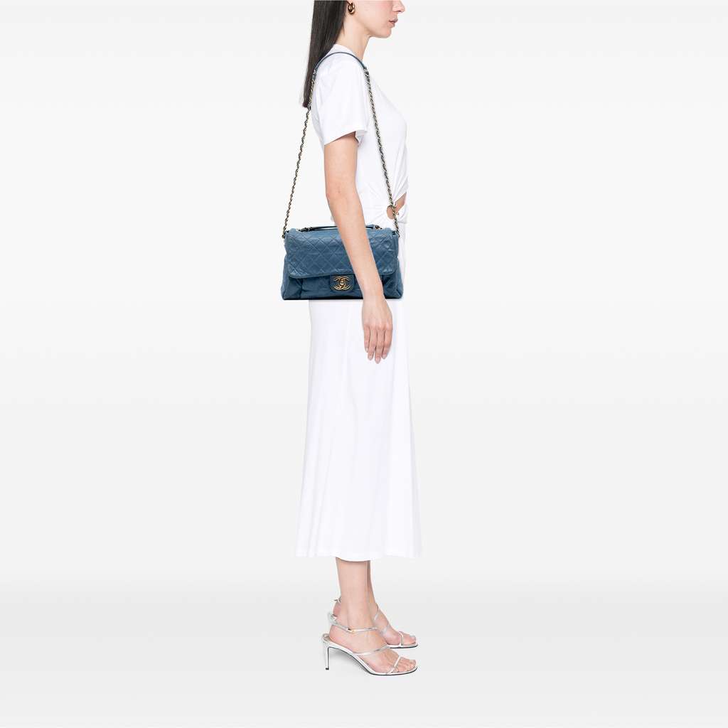 Chanel Large Iridescent Calfskin Chic Quilt Flap - Detail 2