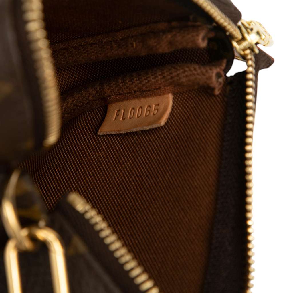 Louis Vuitton Monogram Mini Pochette Accessoires - Detail 1
