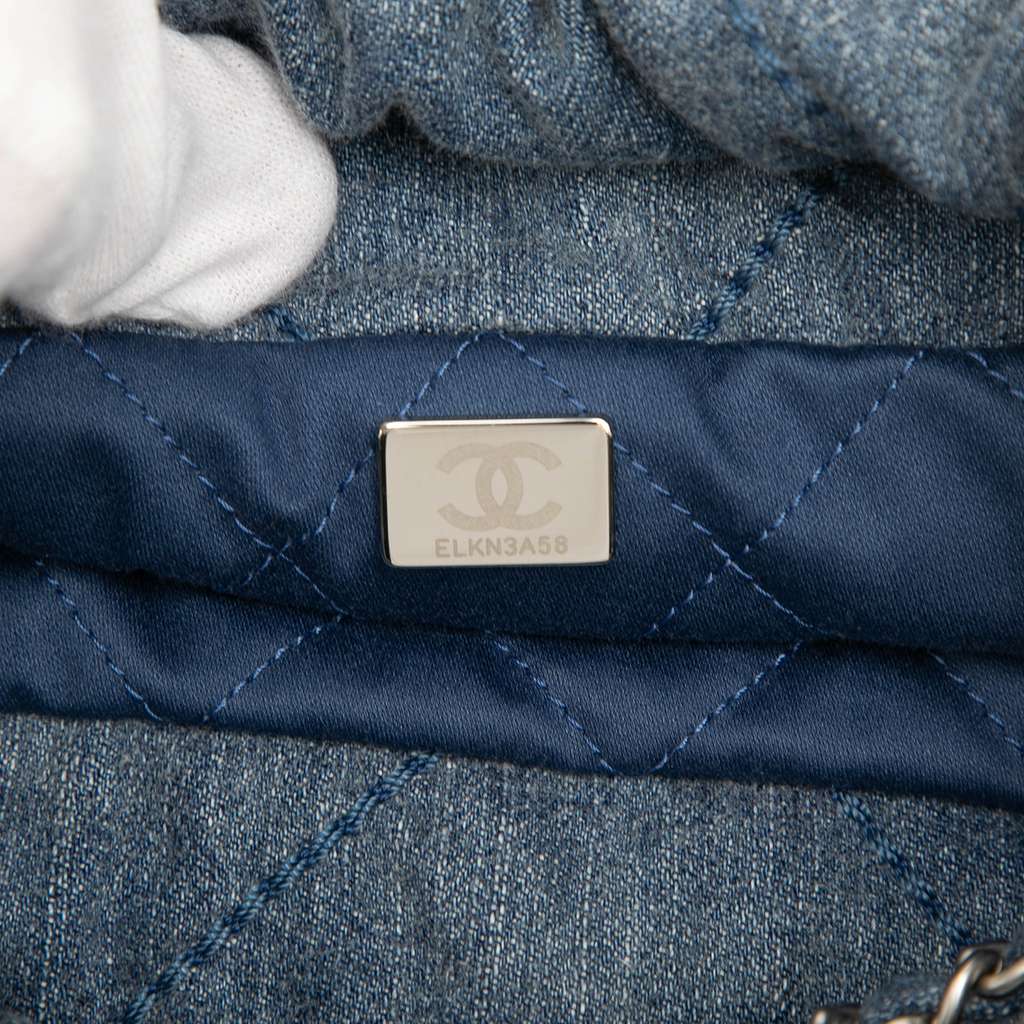 Chanel Mini Denim Studded 22 Handbag - Detail 1