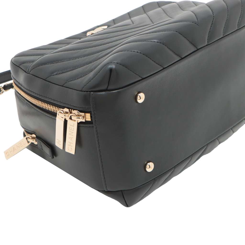 Chanel Medium Chevron Lambskin Trendy CC Bowling Bag - Detail 2
