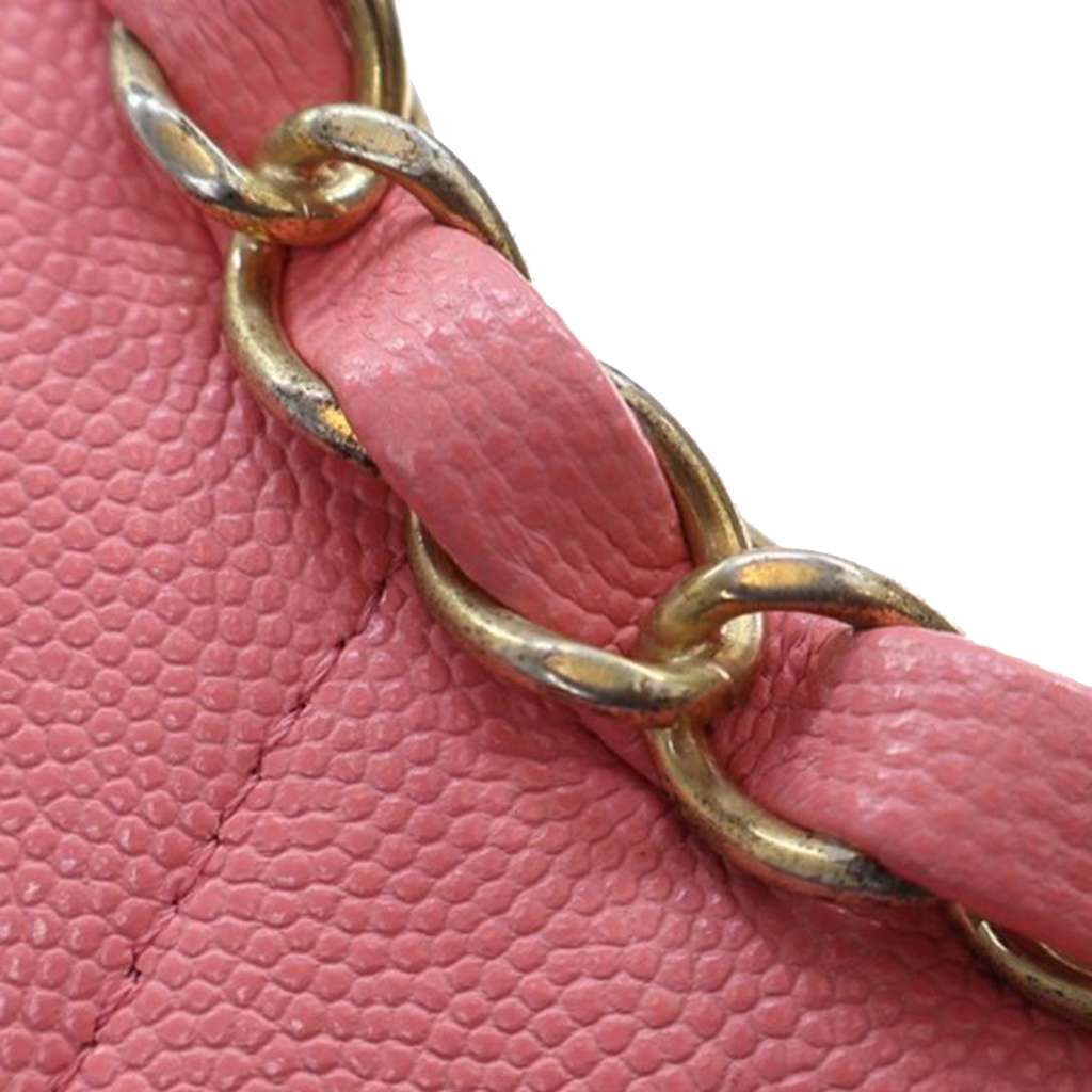 Chanel Quilted Caviar A Real Catch Clutch - Detail 2