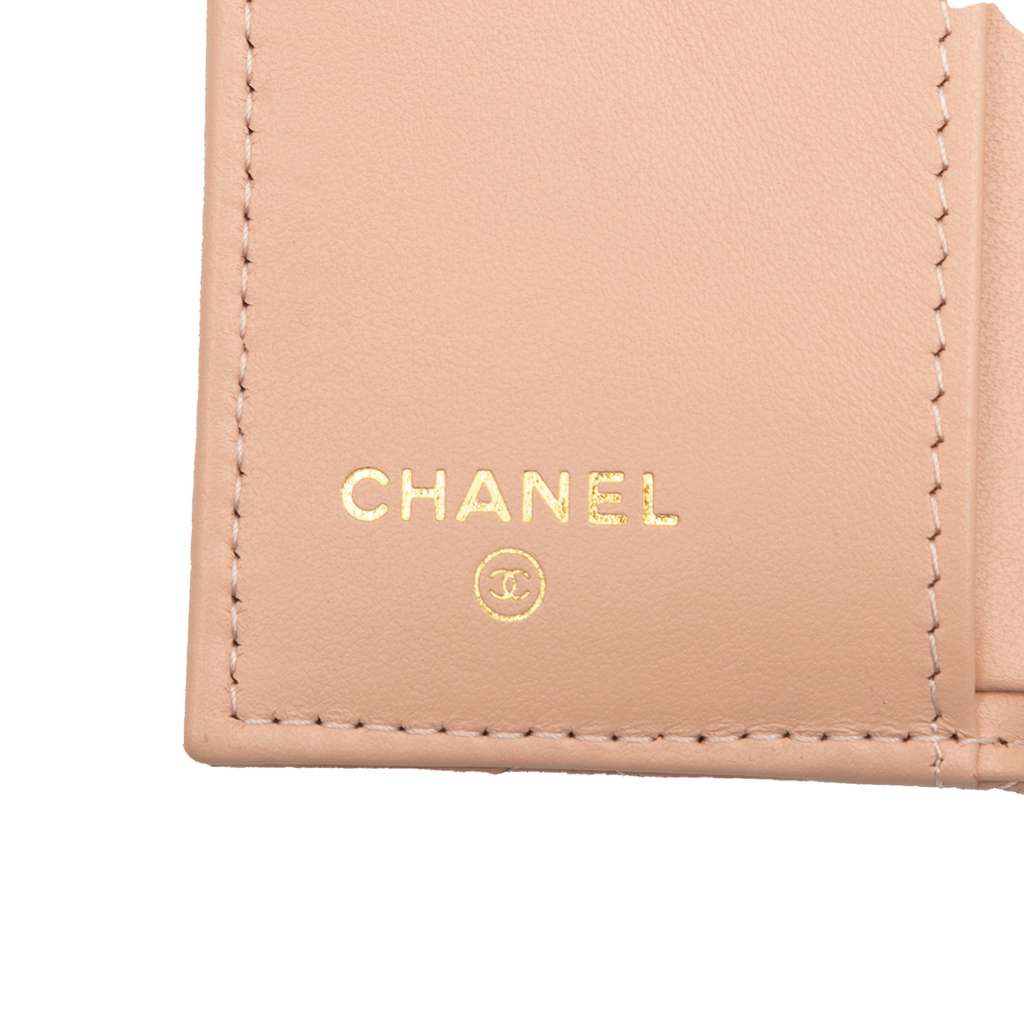 Chanel CC Quilted Caviar Compact Flap Wallet - Detail 1