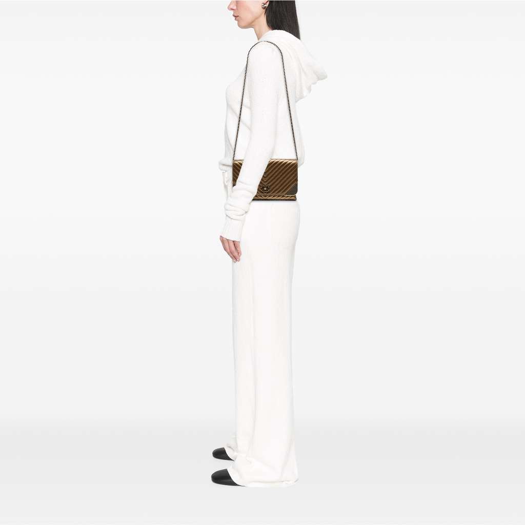 Chanel Calfskin Chevron Rock The Corner Flap - Detail 2