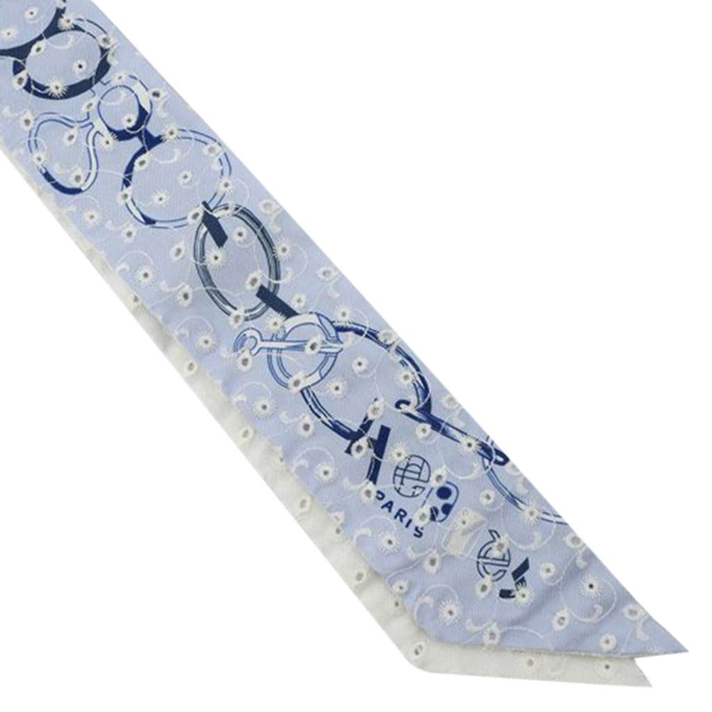Hermès Do Re Boucles Broderie Anglaise Embroidered Silk Twilly Scarf - Detail 1