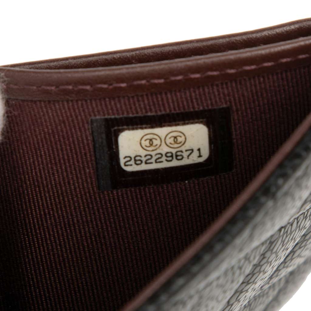 Chanel CC Quilted Caviar Compact Flap Wallet - Detail 1